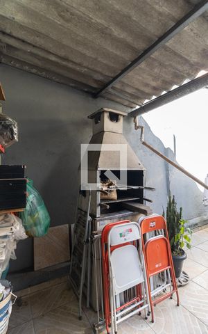 Casa à venda com 425m², 3 quartos e 2 vagas Casa à venda com 425m², 3 quartos e 2 vagasQuintal