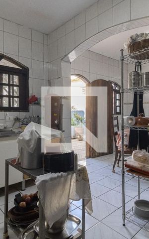 Casa à venda com 425m², 3 quartos e 2 vagas Casa à venda com 425m², 3 quartos e 2 vagasCozinha
