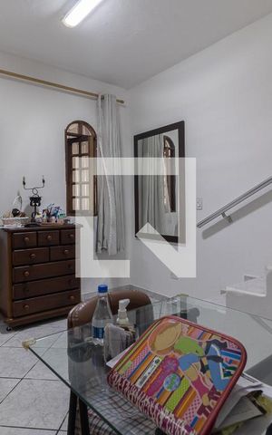 Casa à venda com 425m², 3 quartos e 2 vagas Casa à venda com 425m², 3 quartos e 2 vagasSala
