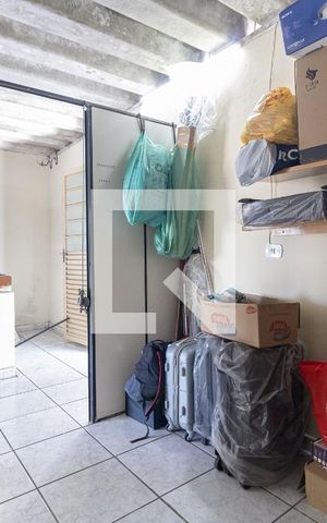 Casa à venda com 425m², 3 quartos e 2 vagas Casa à venda com 425m², 3 quartos e 2 vagasQuarto de Serviço