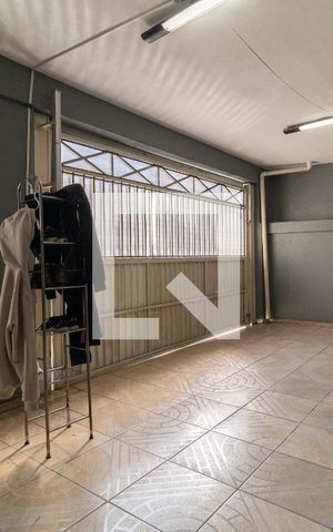 Casa à venda com 425m², 3 quartos e 2 vagas Casa à venda com 425m², 3 quartos e 2 vagasGaragem