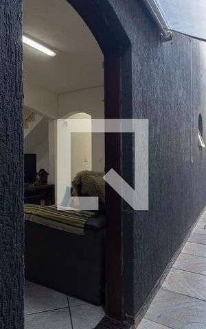 Casa à venda com 425m², 3 quartos e 2 vagas Casa à venda com 425m², 3 quartos e 2 vagasCorredor Lateral