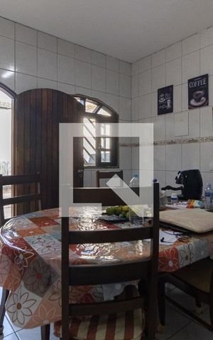 Casa à venda com 425m², 3 quartos e 2 vagas Casa à venda com 425m², 3 quartos e 2 vagasCozinha