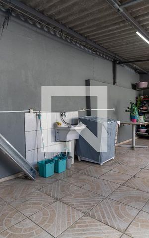 Casa à venda com 425m², 3 quartos e 2 vagas Casa à venda com 425m², 3 quartos e 2 vagasQuintal