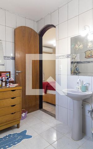 Casa à venda com 425m², 3 quartos e 2 vagas Casa à venda com 425m², 3 quartos e 2 vagasBanheiro da Suíte