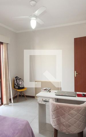 Casa de condomínio à venda com 190m², 3 quartos e 3 vagas Casa de condomínio à venda com 190m², 3 quartos e 3 vagasQuarto 1