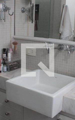 Apartamento à venda com 160m², 3 quartos e 1 vagaBanheiro da Suíte