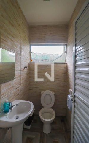 Casa à venda com 351m², 2 quartos e 4 vagas Casa à venda com 351m², 2 quartos e 4 vagasBanheiro