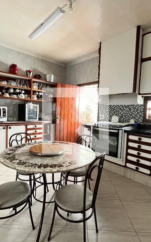 Casa para alugar com 306m², 4 quartos e 4 vagas Casa para alugar com 306m², 4 quartos e 4 vagasCozinha