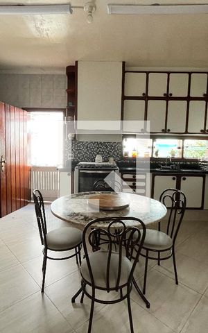 Casa para alugar com 306m², 4 quartos e 4 vagas Casa para alugar com 306m², 4 quartos e 4 vagasCozinha
