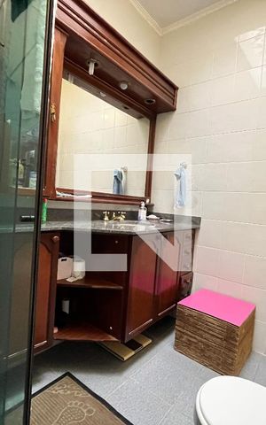 Casa para alugar com 306m², 4 quartos e 4 vagas Casa para alugar com 306m², 4 quartos e 4 vagasBanheiro da Suíte 2