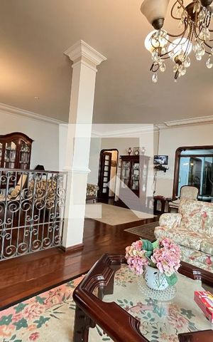 Casa para alugar com 306m², 4 quartos e 4 vagas Casa para alugar com 306m², 4 quartos e 4 vagasSala