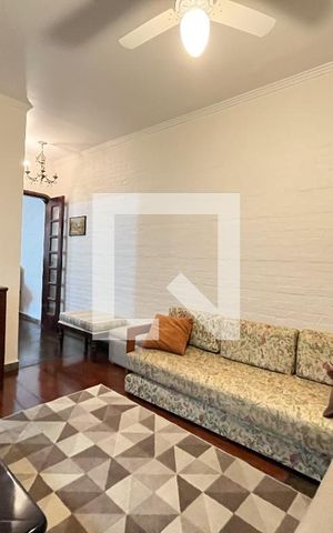 Casa para alugar com 306m², 4 quartos e 4 vagas Casa para alugar com 306m², 4 quartos e 4 vagasSala de TV