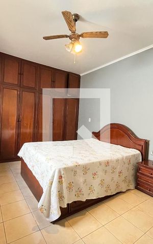 Casa para alugar com 306m², 4 quartos e 4 vagas Casa para alugar com 306m², 4 quartos e 4 vagasSuite 1