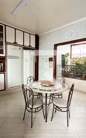 Casa para alugar com 306m², 4 quartos e 4 vagas Casa para alugar com 306m², 4 quartos e 4 vagasCozinha