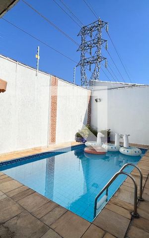 Casa para alugar com 306m², 4 quartos e 4 vagas Casa para alugar com 306m², 4 quartos e 4 vagasPiscina