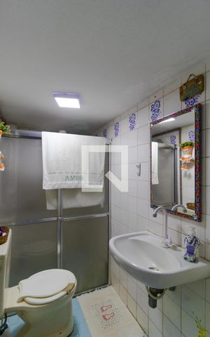 Casa à venda com 306m², 5 quartos e 6 vagasBanheiro da Suíte 02