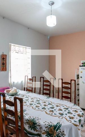 Casa à venda com 200m², 5 quartos e 2 vagas Casa à venda com 200m², 5 quartos e 2 vagasCopa