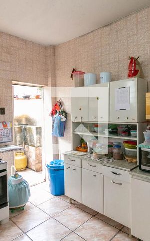 Casa à venda com 200m², 5 quartos e 2 vagas Casa à venda com 200m², 5 quartos e 2 vagasCozinha