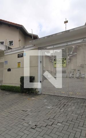 Casa de condomínio para alugar com 70m², 2 quartos e 1 vagaFachada