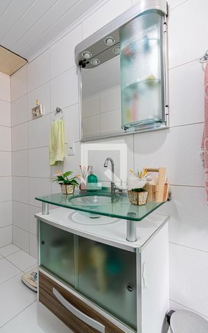 Casa à venda com 230m², 6 quartos e 2 vagasCasa 1 - Banheiro 2