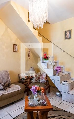 Casa à venda com 230m², 6 quartos e 2 vagasCasa 1 - Sala