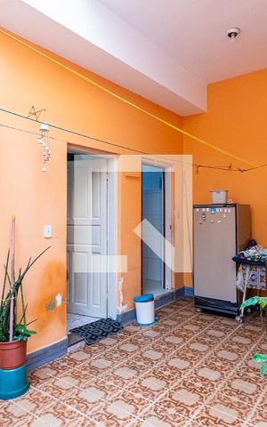 Casa à venda com 230m², 6 quartos e 2 vagasCasa 1 - Área de Serviço