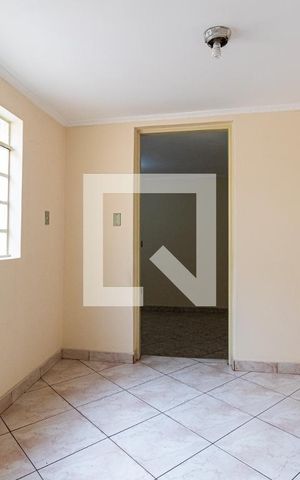 Casa à venda com 230m², 6 quartos e 2 vagasCasa 2 - Corredor