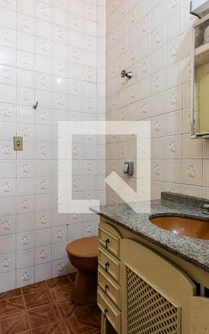 Casa à venda com 230m², 6 quartos e 2 vagasCasa 2 - Banheiro
