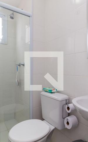 Apartamento à venda com 43m², 2 quartos e 1 vaga Apartamento à venda com 43m², 2 quartos e 1 vagaBanheiro