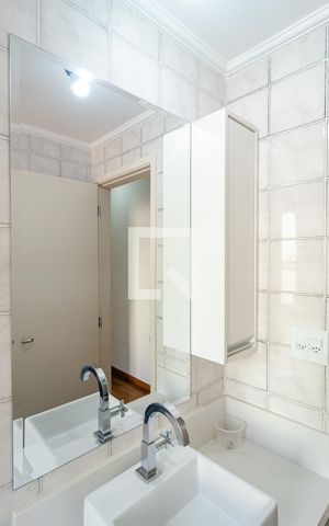 Apartamento para alugar com 50m², 2 quartos e 1 vaga Apartamento para alugar com 50m², 2 quartos e 1 vagaBanheiro Social