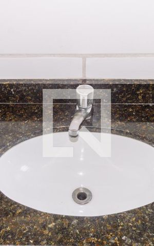 Apartamento à venda com 57m², 2 quartos e sem vaga Apartamento à venda com 57m², 2 quartos e sem vagaBanheiro