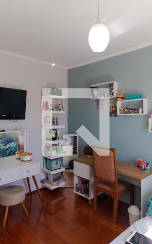 Casa à venda com 320m², 5 quartos e 8 vagas Casa à venda com 320m², 5 quartos e 8 vagasQuarto 03