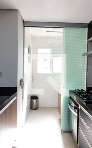 Apartamento para alugar com 70m², 2 quartos e 2 vagas Apartamento para alugar com 70m², 2 quartos e 2 vagasCozinha - Armários
