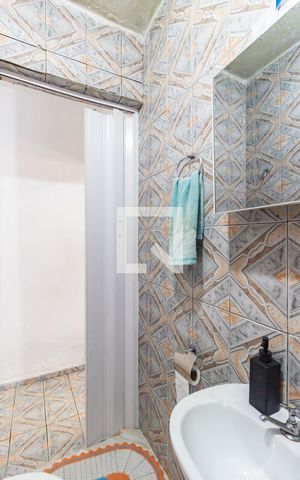 Casa à venda com 186m², 2 quartos e 1 vaga Casa à venda com 186m², 2 quartos e 1 vagaBanheiro