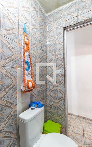 Casa à venda com 186m², 2 quartos e 1 vaga Casa à venda com 186m², 2 quartos e 1 vagaBanheiro