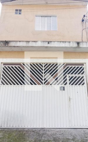 Casa à venda com 186m², 2 quartos e 1 vaga Casa à venda com 186m², 2 quartos e 1 vagaFachada