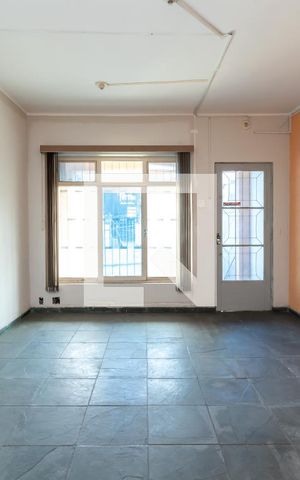 Casa à venda com 180m², 3 quartos e 1 vaga Casa à venda com 180m², 3 quartos e 1 vagaSala