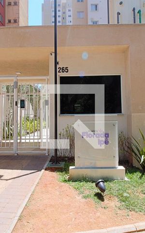 Apartamento para alugar com 32m², 2 quartos e sem vagaFachada e portaria