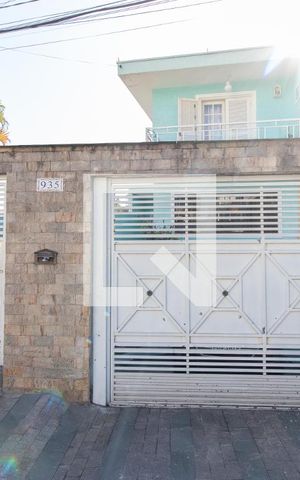 Casa à venda com 200m², 3 quartos e 4 vagasFachada Frente