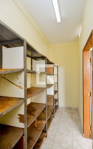 Casa à venda com 380m², 8 quartos e 6 vagasQuarto de Serviço - Salão 