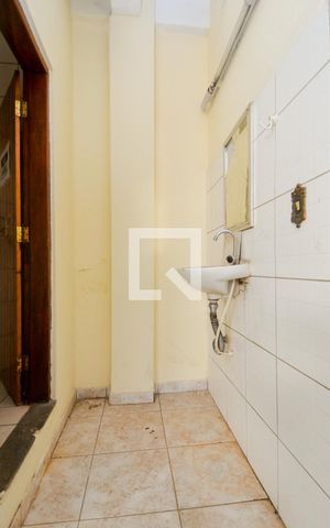 Casa à venda com 380m², 8 quartos e 6 vagasBanheiro de Serviço