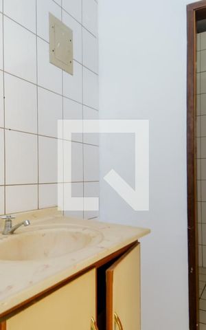 Casa à venda com 380m², 8 quartos e 6 vagasBanheiro do Salão 