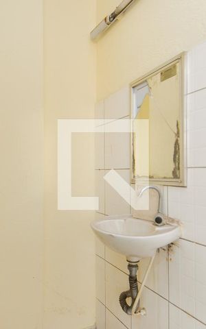 Casa à venda com 380m², 8 quartos e 6 vagasBanheiro de Serviço
