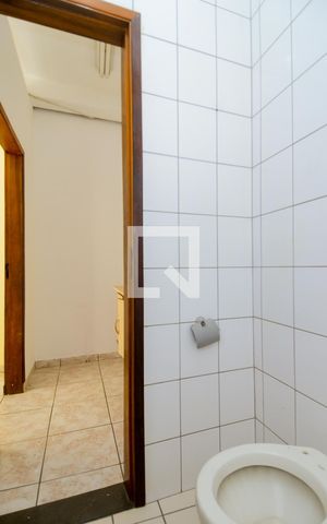 Casa à venda com 380m², 8 quartos e 6 vagasBanheiro do Salão 