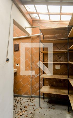 Casa à venda com 380m², 8 quartos e 6 vagasÁrea de Serviço