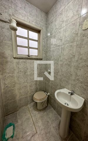 Casa à venda com 395m², 5 quartos e 2 vagas Casa à venda com 395m², 5 quartos e 2 vagasBanheiro da Suíte 4