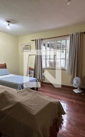 Casa à venda com 395m², 5 quartos e 2 vagas Casa à venda com 395m², 5 quartos e 2 vagasSuíte 2