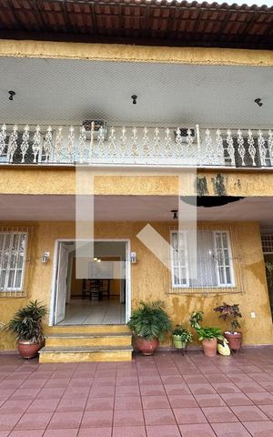 Casa à venda com 395m², 5 quartos e 2 vagas Casa à venda com 395m², 5 quartos e 2 vagasVaranda da Sala