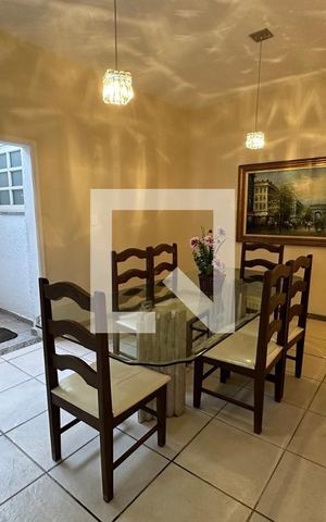 Casa à venda com 395m², 5 quartos e 2 vagas Casa à venda com 395m², 5 quartos e 2 vagasSala de Jantar
